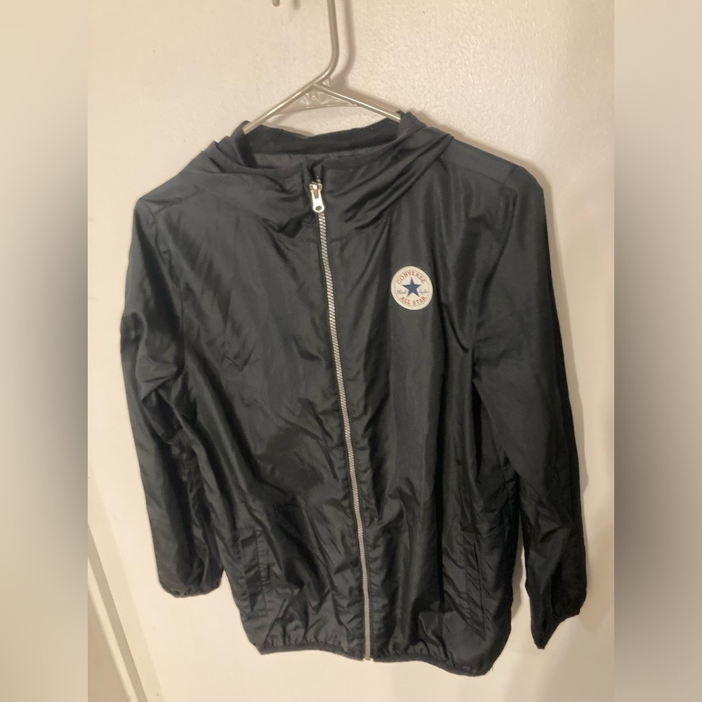 Converse hooded zip up jacket in size large. Excellent Condition. Black in color